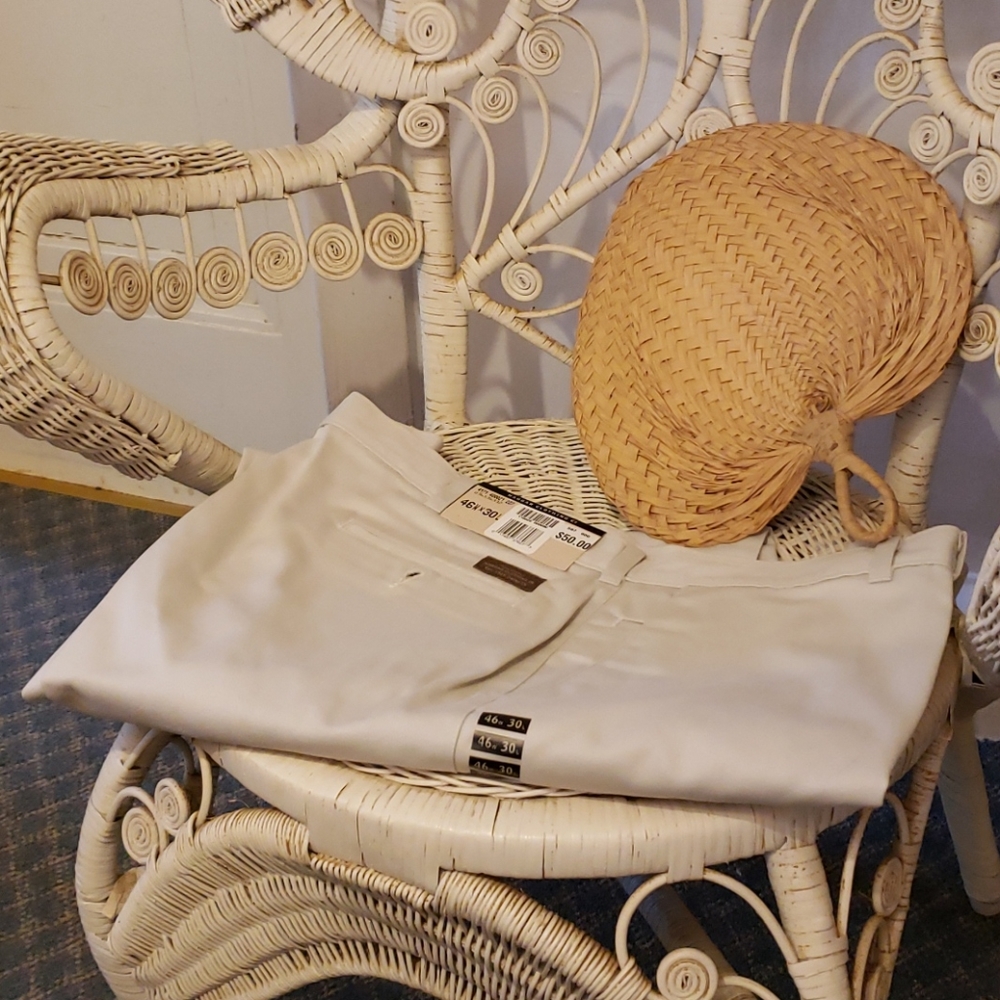 Haggar Men's Casual Khakis